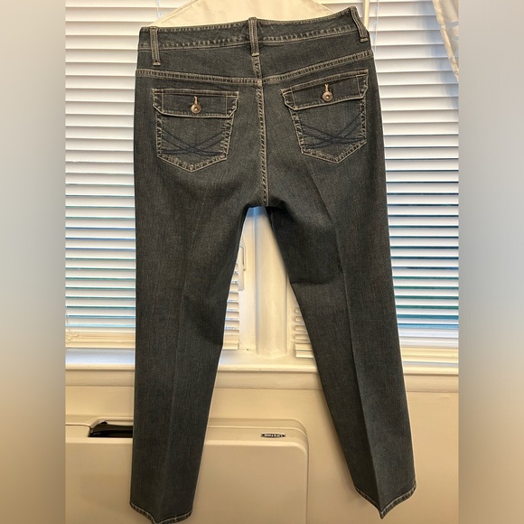 Lee jeans, size 8 petite, straight leg - Picture 2 of 5